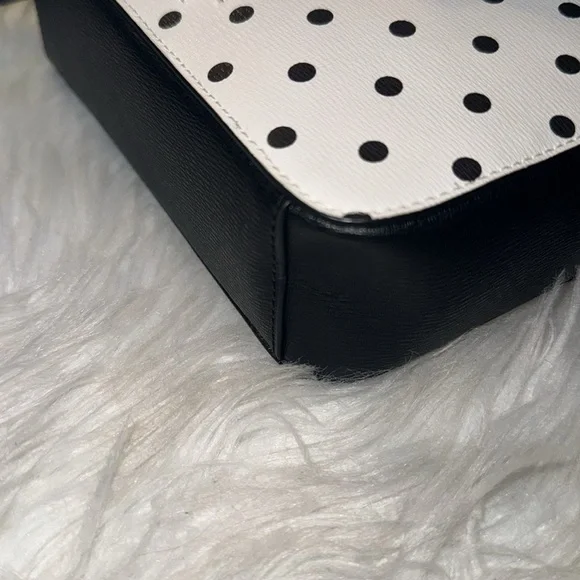 Kate Spade Disney x Minnie Mouse Camera Bag Crossbody Purse Bow Polka Dots EUC - Picture 10 of 12